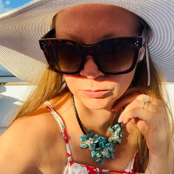 IRIS APFEL Baroque Cultured Pearl Shell Flower Art Necklace Leather Chocker - Picture 4 of 16